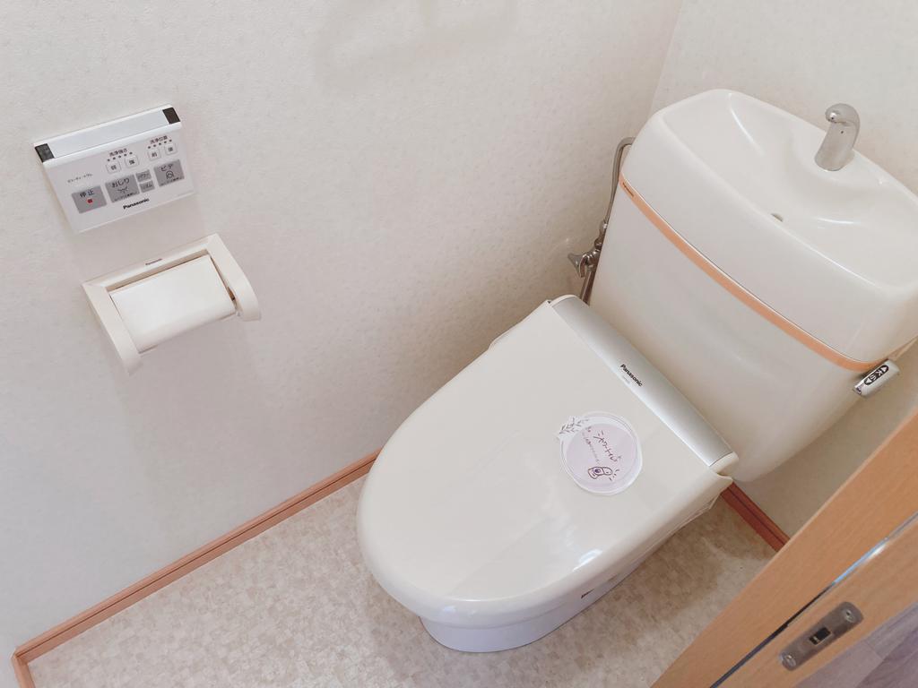 トイレ　温水洗浄便座