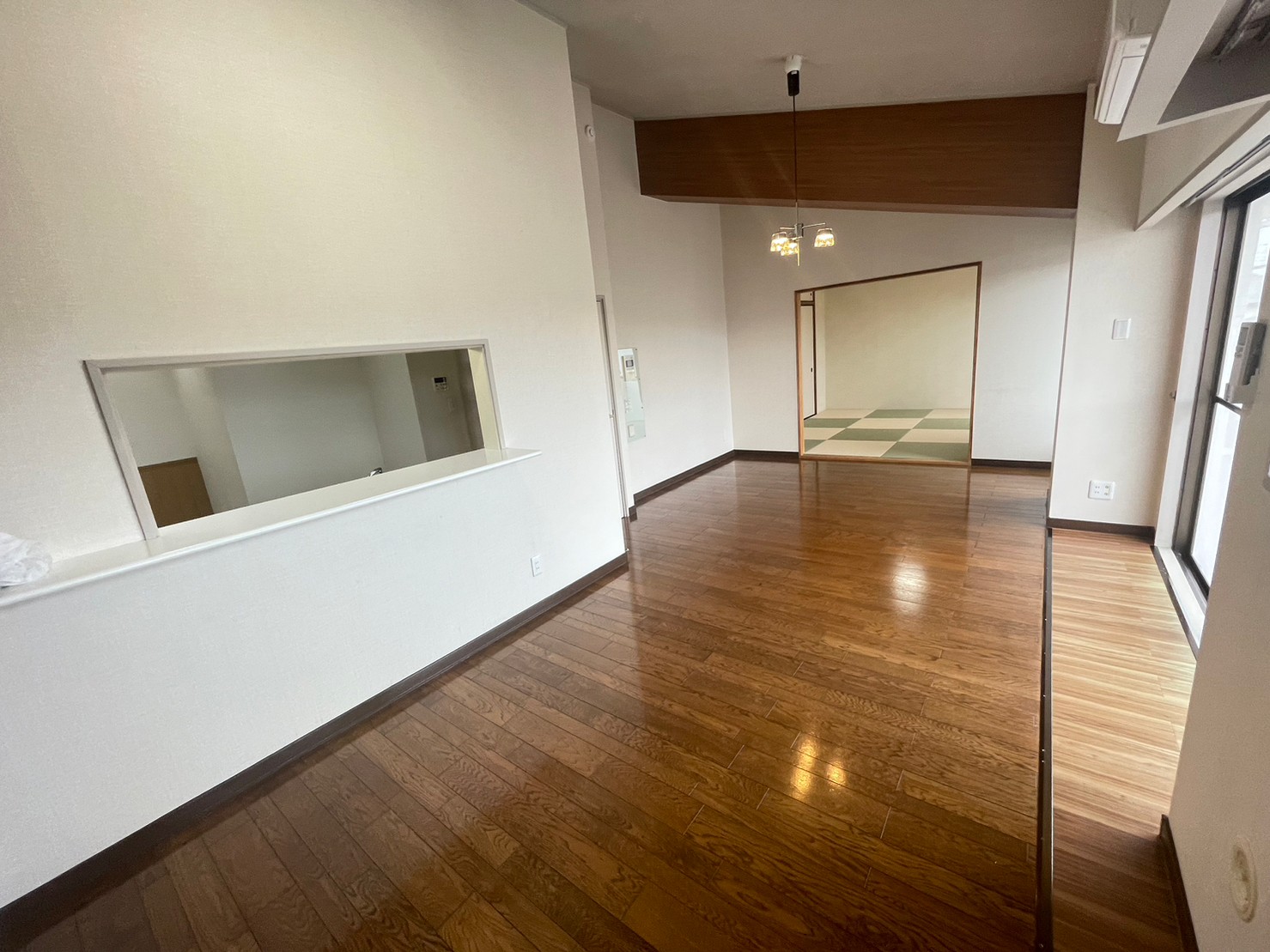 居室・リビング　同建物別号室