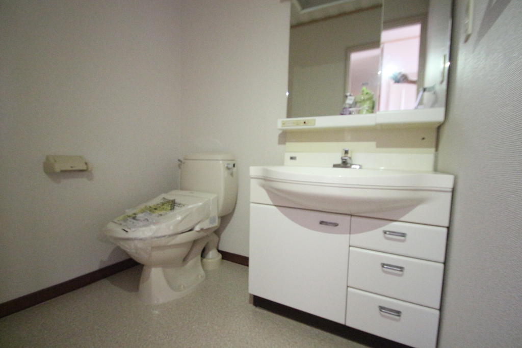 トイレ　同建物別号室