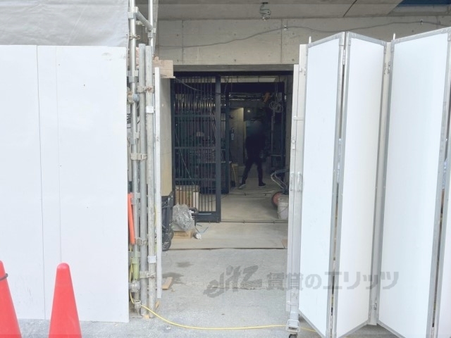 エントランス　建築中です。