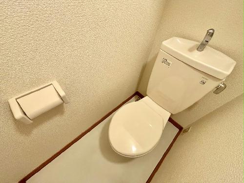 トイレ　現状優先。設置は現地と異なる可能性があります。