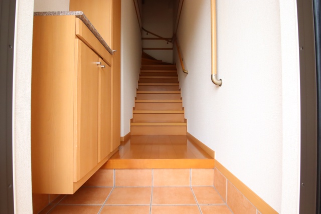 玄関　※別室の参考写真の為、現況優先です。