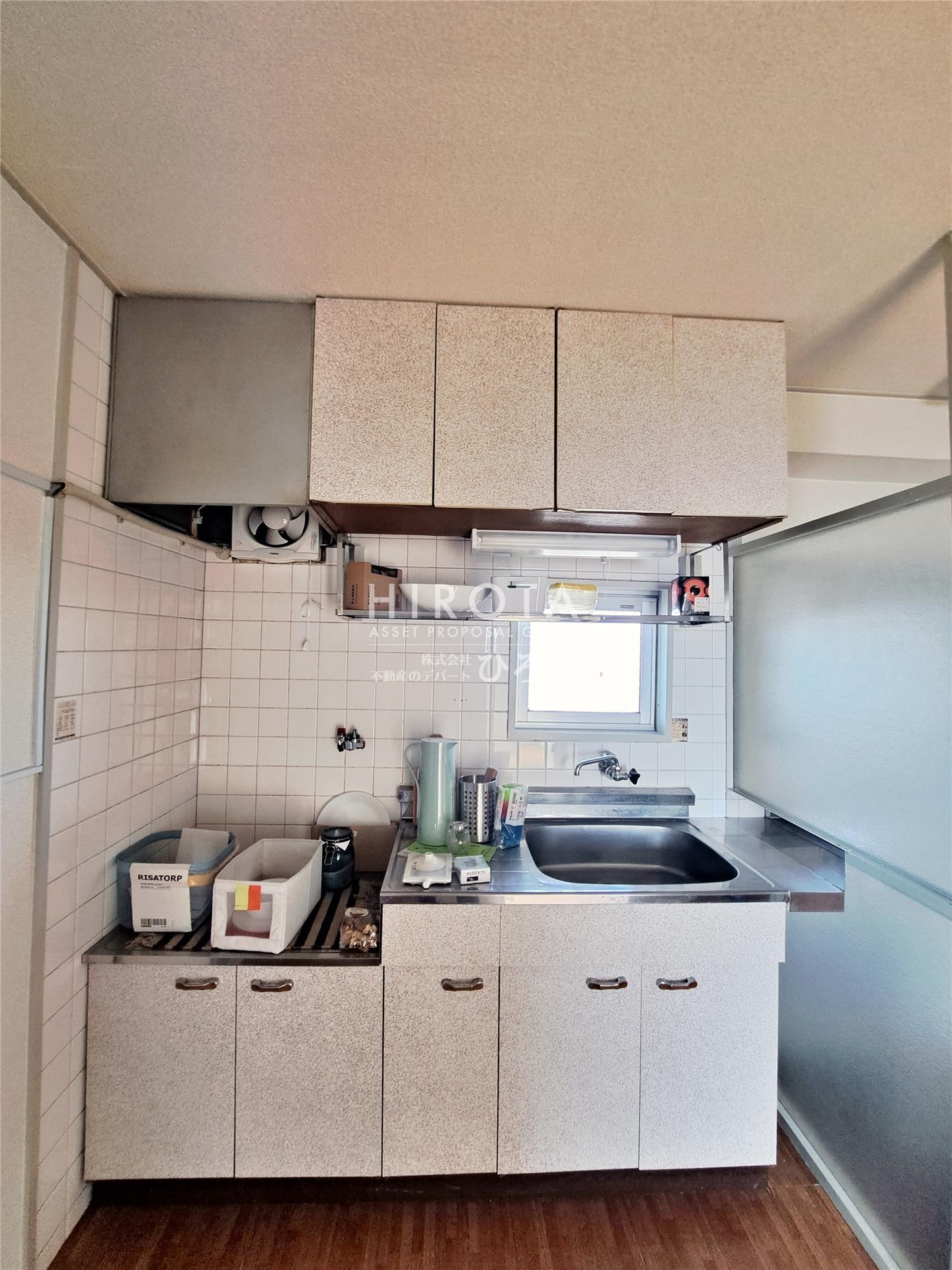 キッチン　※モデルルーム写真のため、入居時家具・備品等はついてきません