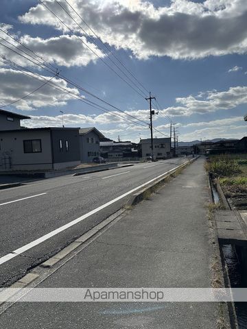 小学校　加茂小学校（小学校）まで250m