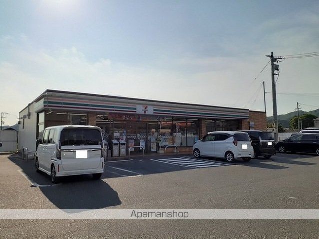 コンビニ　セブンイレブン福山加茂店（コンビニ）まで1300m
