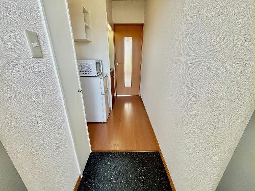 玄関　設備・仕様は号室により異なる為、現況を優先いたします。