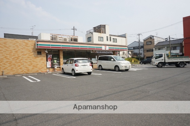 コンビニ　セブンイレブン（コンビニ）まで400m