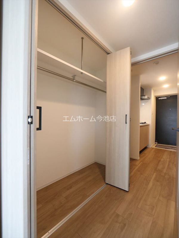 収納　クローゼット（収納スペース充実しています）