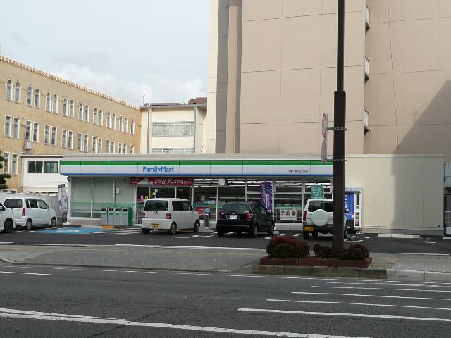 コンビニ　ファミリーマート和歌山県庁正門前店様（コンビニ）まで591m