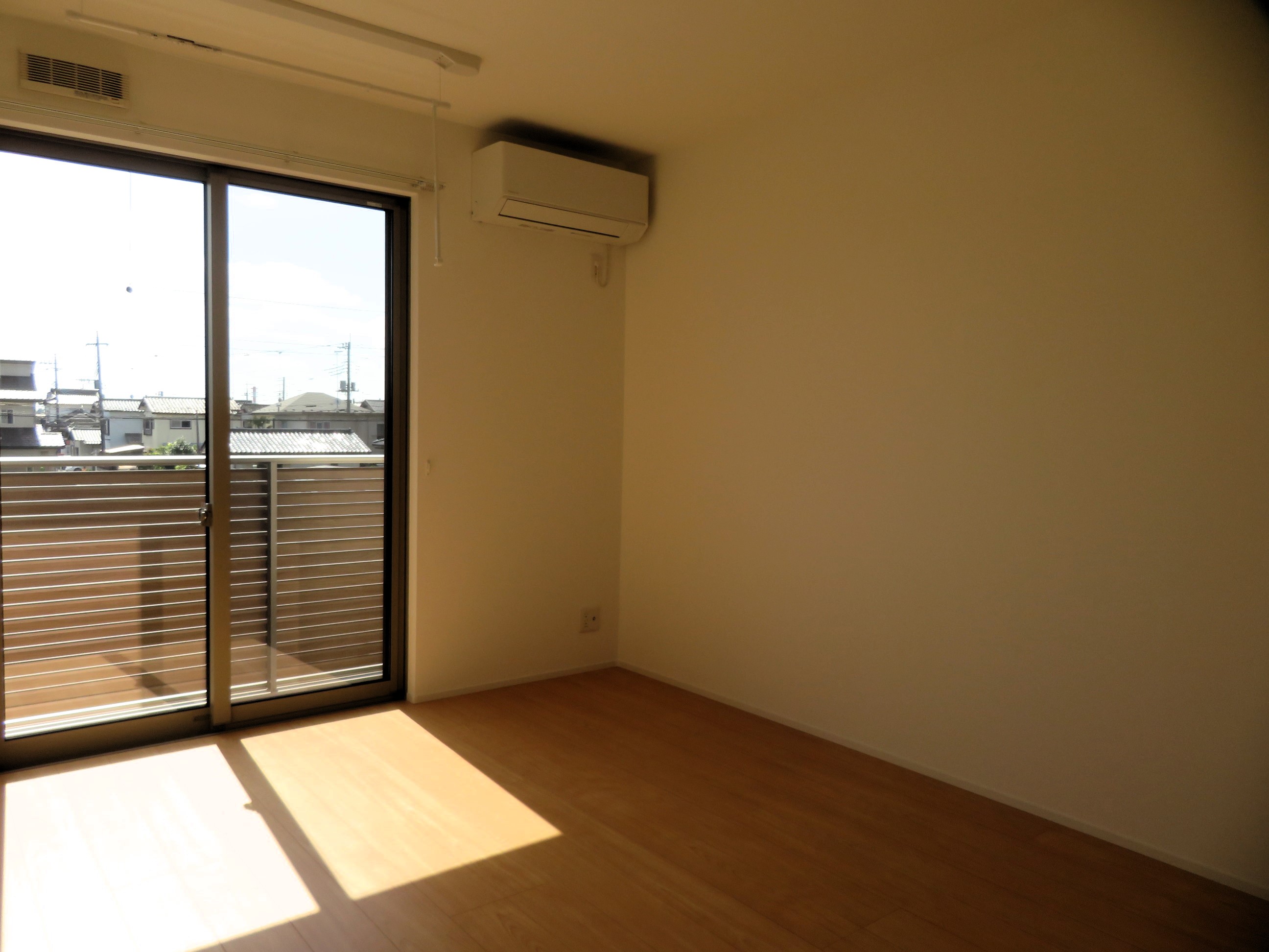 その他部屋・スペース　5.2帖、6.5帖、6.5帖の洋室がございます。