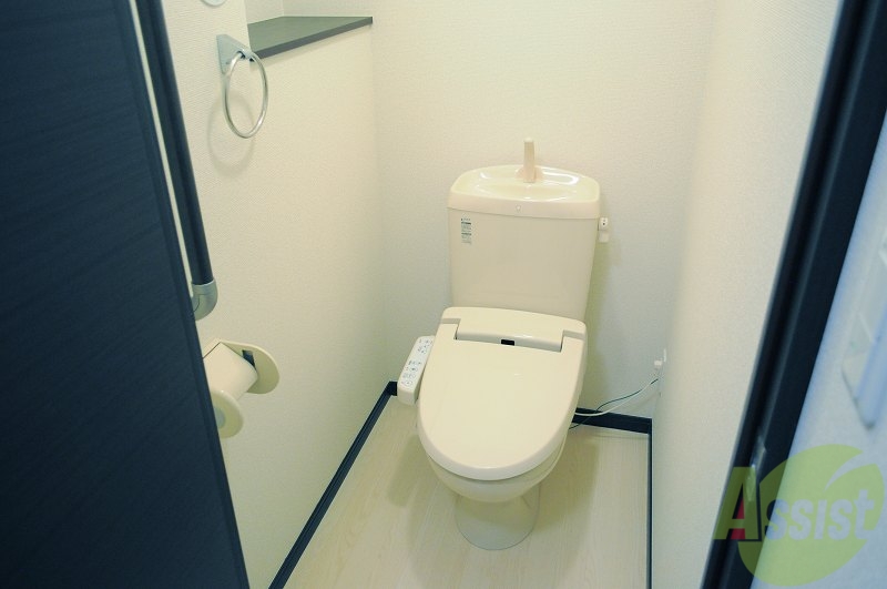 トイレ　温水洗浄便座付き