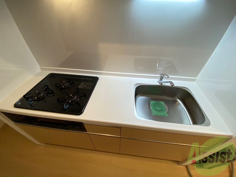 キッチン　３口システムキッチンなので、すぐお料理に使えます！