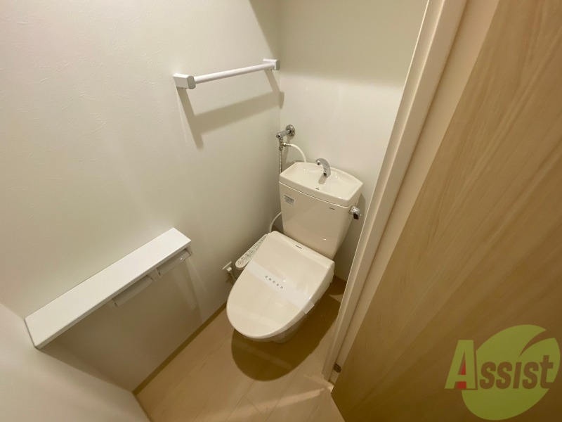 トイレ　こちらはトイレです。清潔感があり、安心して使用できます。