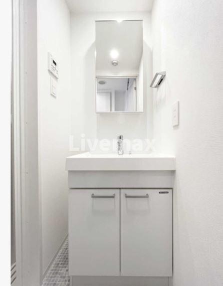 洗面設備　家具家電付き