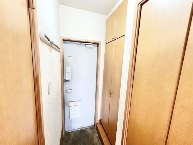 玄関　※別部屋参考写真
