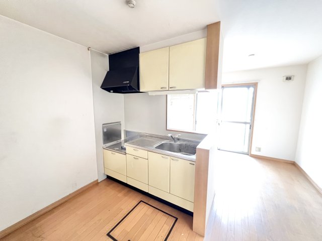 キッチン　※別部屋参考写真