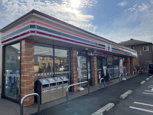コンビニ　セブンイレブン 四街道物井店（コンビニ）まで51m