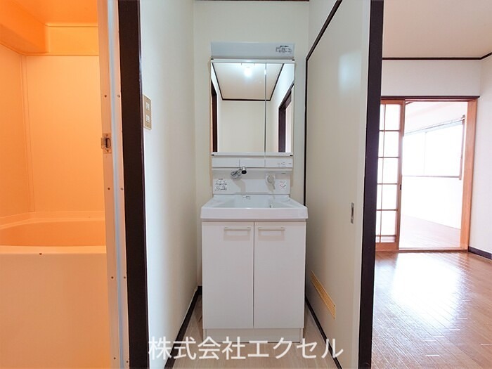 洗面設備　独立洗面台です。