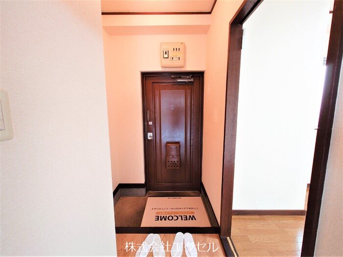 玄関　シューズボックス完備です。