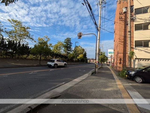 コンビニ　セブン－イレブン福井運動公園店（コンビニ）まで262m