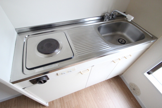 キッチン　※別号室の写真となります。