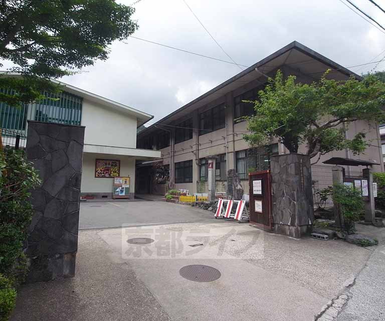 小学校　高雄小学校（小学校）まで1200m
