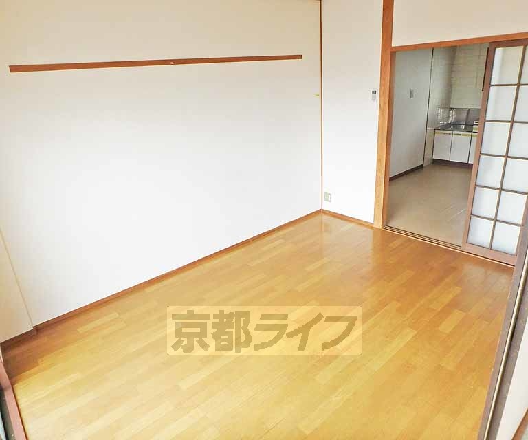 居室・リビング　使いやすいフローリングのお部屋です