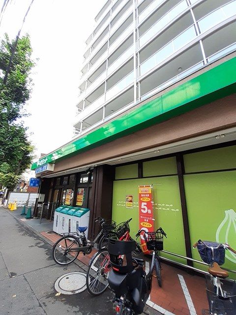 スーパー　サミットストア深沢不動前店（スーパー）まで811m