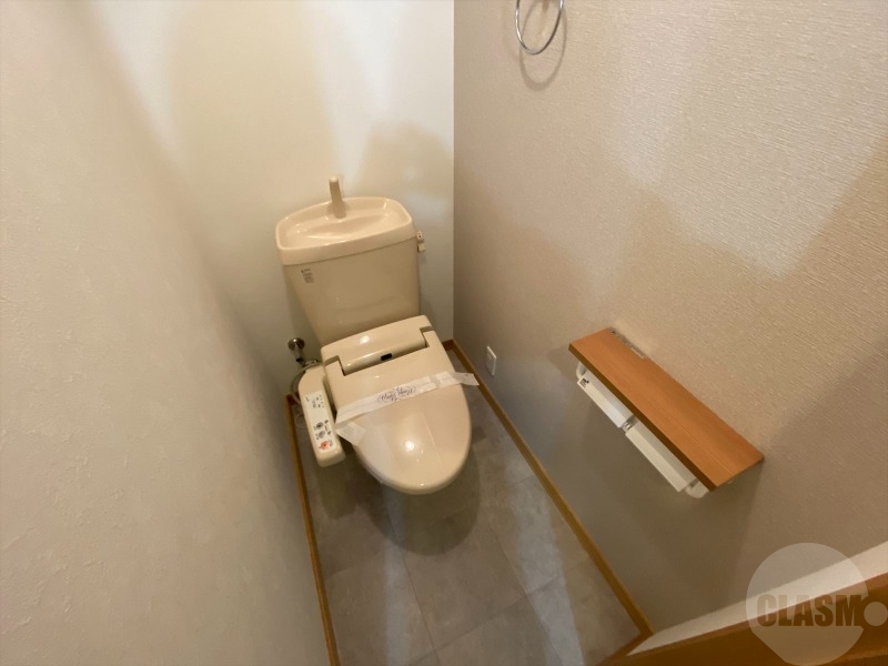 トイレ　温水洗浄便座トイレ