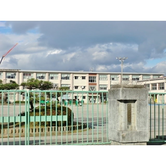 小学校　早田小学校　　３９（小学校）まで685m