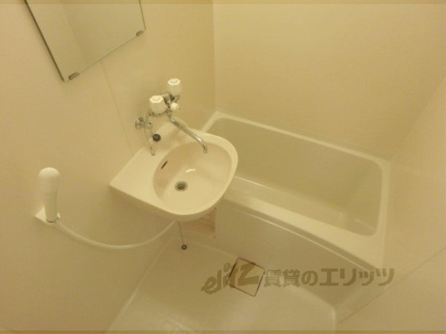 バス・シャワールーム　バス