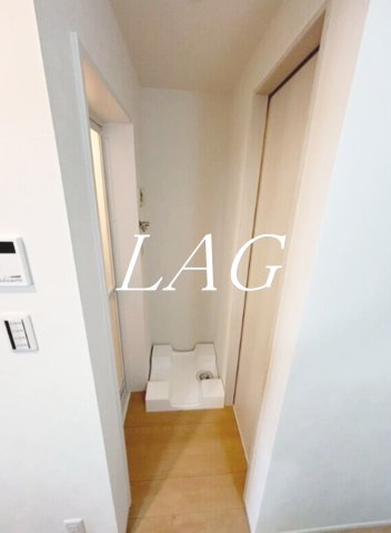 その他設備　室内洗濯機置き場です。（同仕様です。）