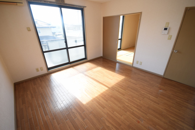 居室・リビング　。