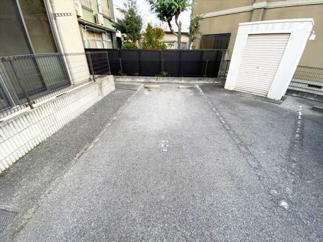 駐車場　駐車場