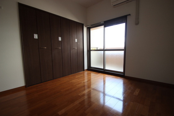 居室・リビング　※別部屋の写真です