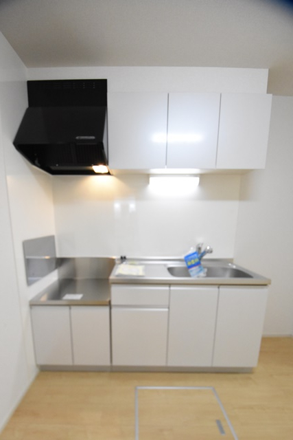 キッチン　壁付けキッチンでスペースを有効活用