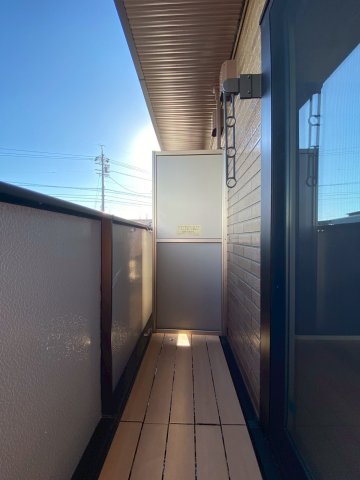 バルコニー　陽当たり良好なバルコニーです