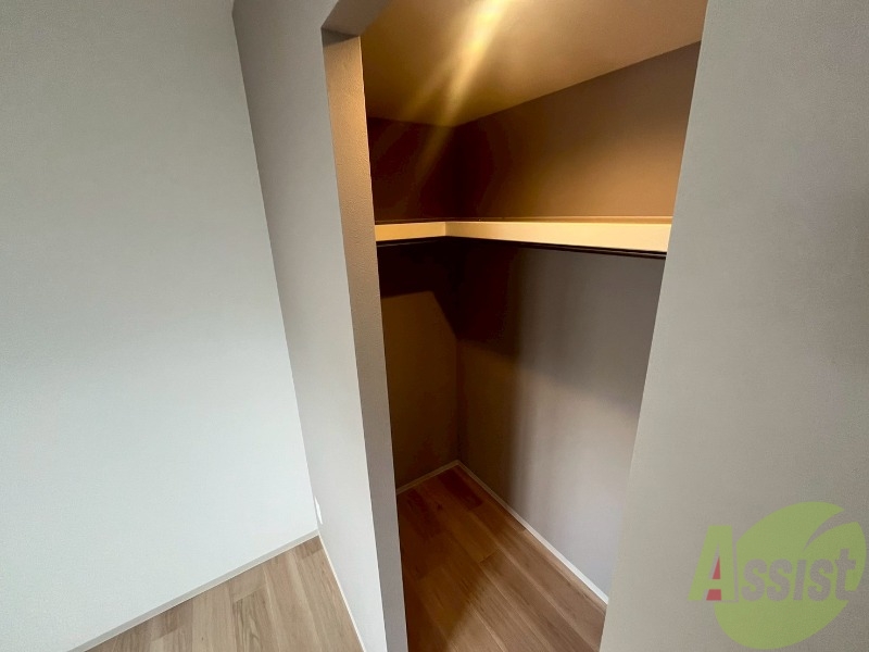 収納　収納スペースが豊富な洋室です！荷物持ちさんでも安心