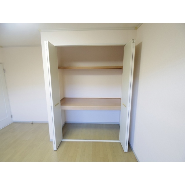 収納　北側　７帖洋室