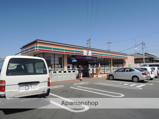 コンビニ　セブンイレブン（コンビニ）まで104m