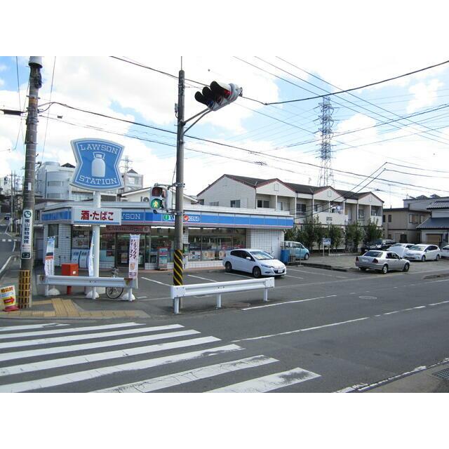 コンビニ　ローソン伊勢原千津店（コンビニ）まで562m