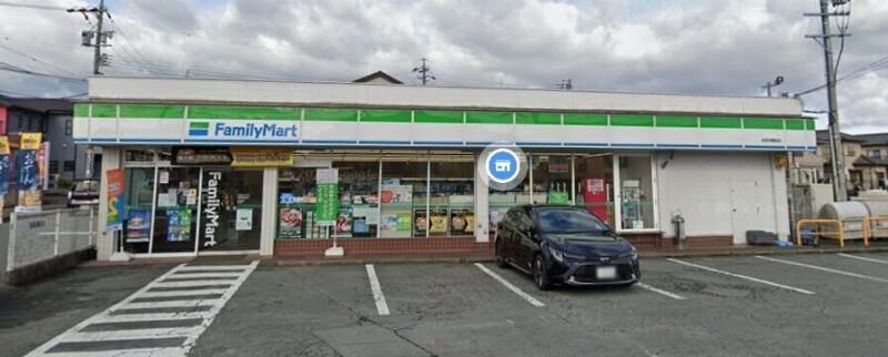 コンビニ　ファミリーマート松阪学園前店（コンビニ）まで346m