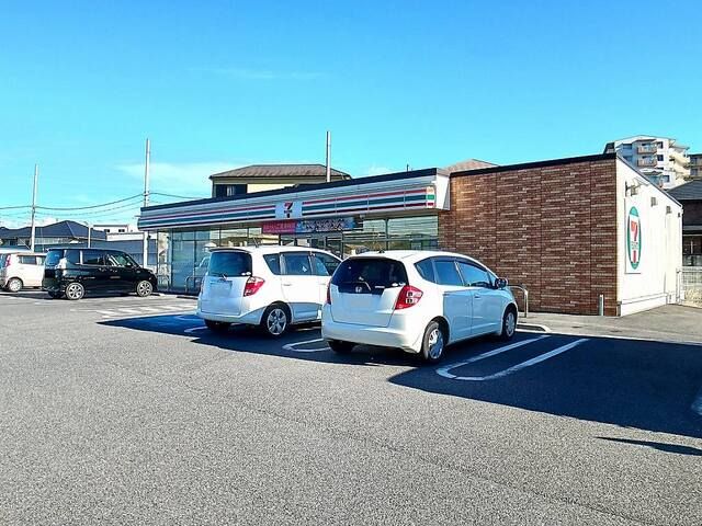 コンビニ　セブンイレブン岩出吉田店様（コンビニ）まで650m