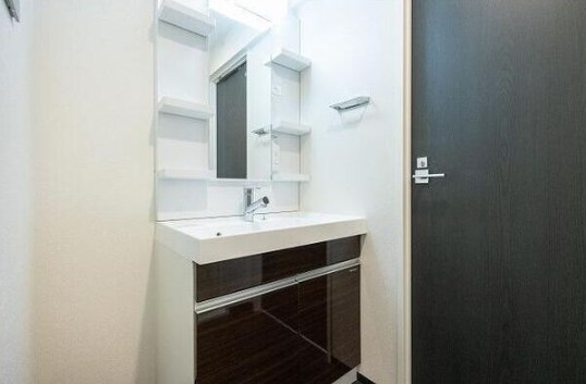 洗面設備　※別部屋の写真です。