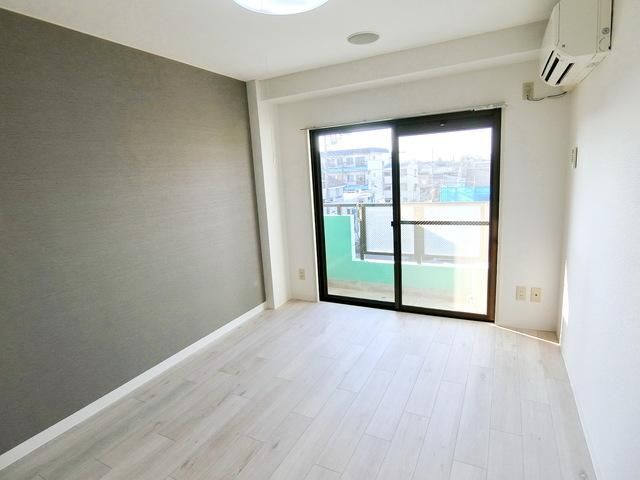 居室・リビング　☆オシャレなアクセントクロス☆