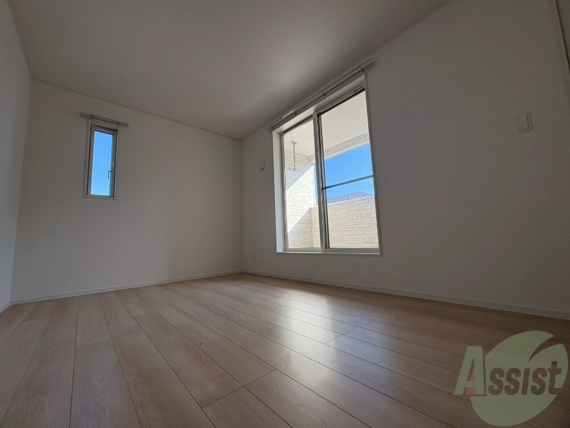 その他部屋・スペース　２階部の７．５帖の洋室です。寝室として最適ですね。