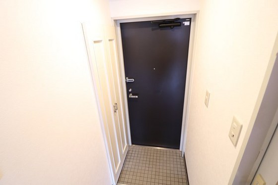 玄関　※別号室の写真です