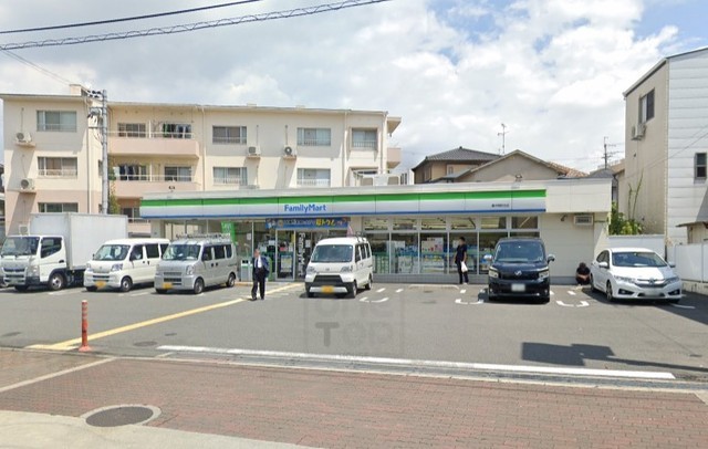コンビニ　ファミリーマート　豊中岡町北（コンビニ）まで341m