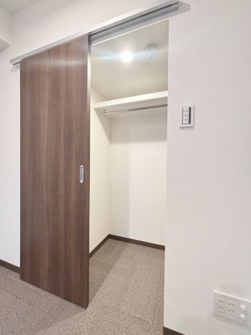 収納　ウォークインクローゼット付き