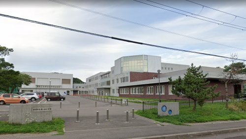 小学校　室蘭市立旭ヶ丘小学校（小学校）まで1041m